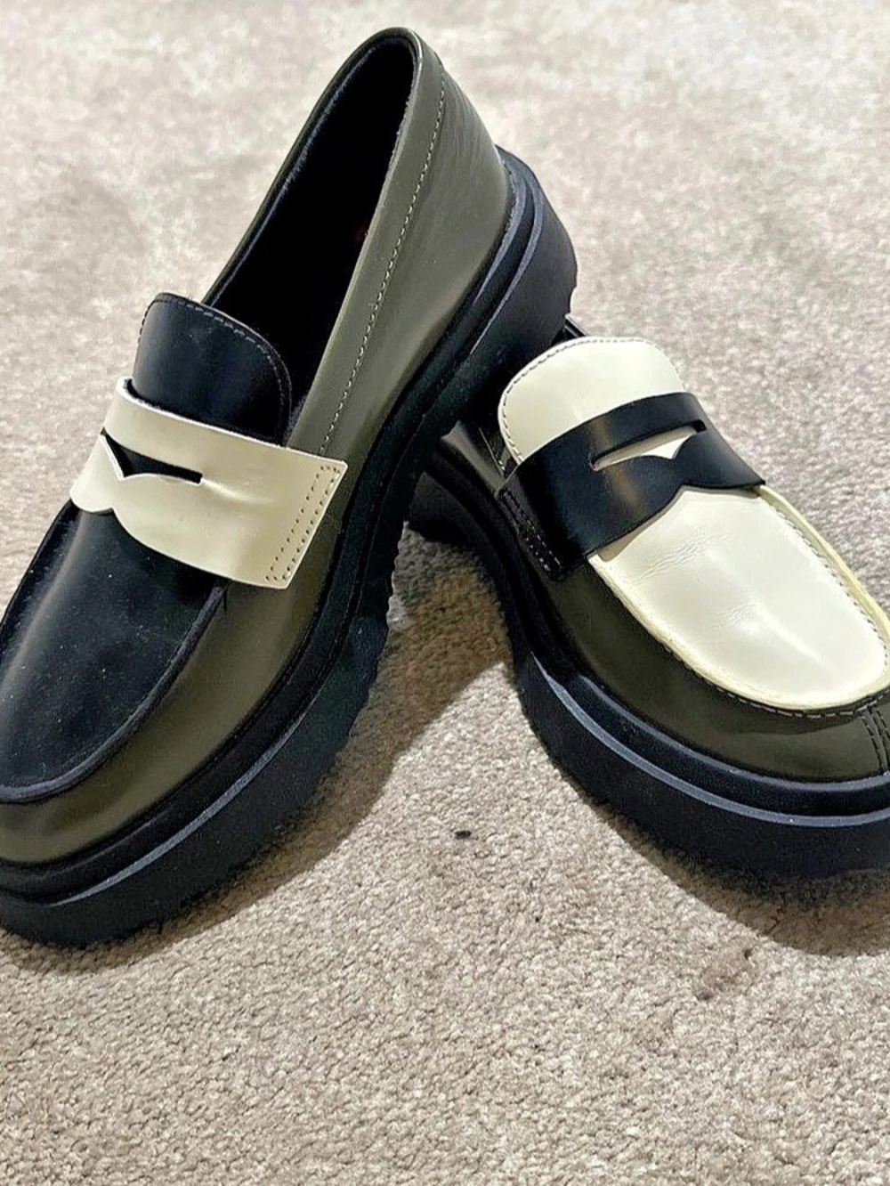 CAMPER TWINS Black & White Platform Loafers Like New